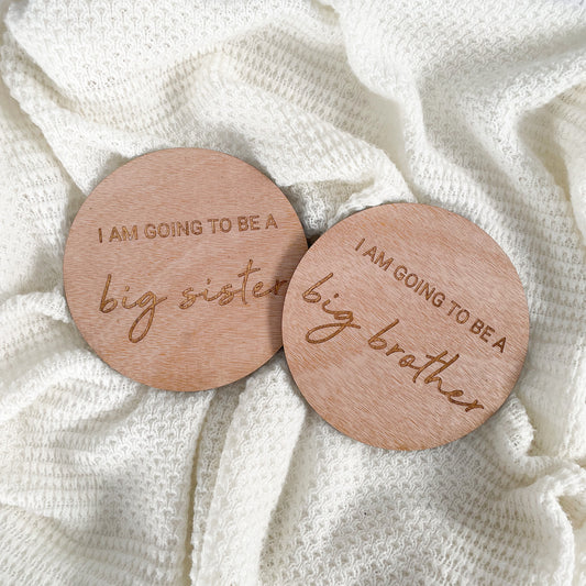 Wooden Pregnancy Announcement Disc - I’m going to be…